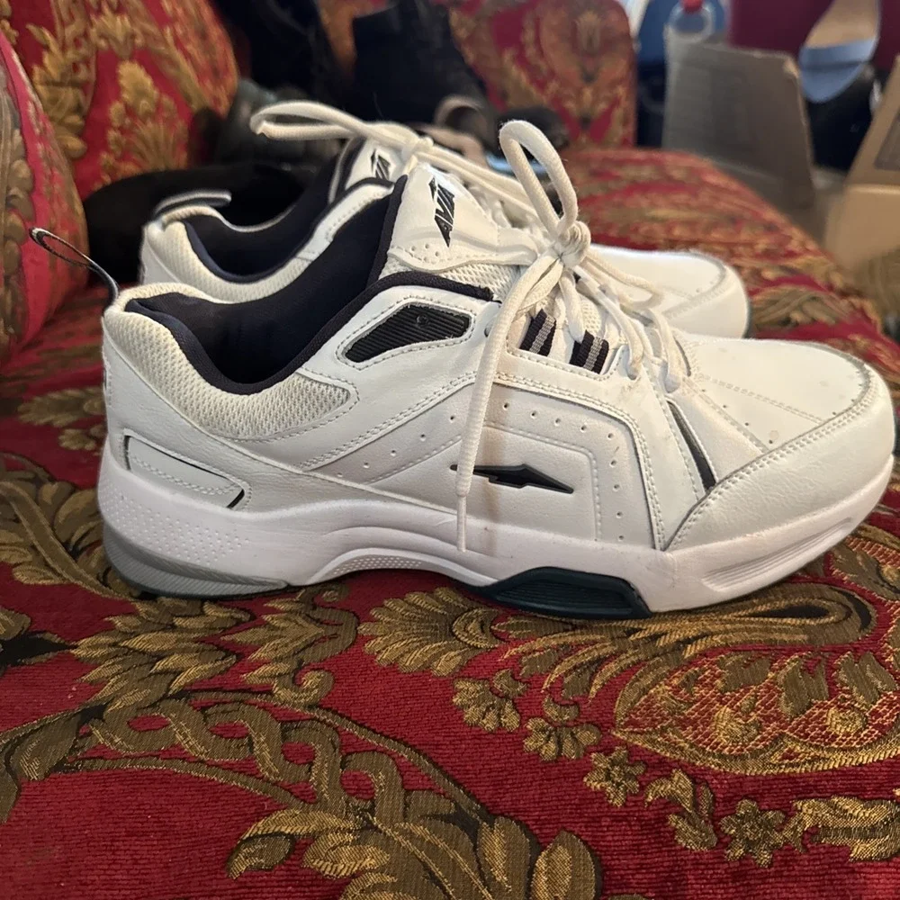 Avia Men's Leather Walking Shoes Size 11 W Memory Foam Lace-up Lightweight